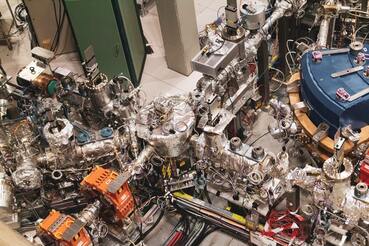 Picture of very complex scientific equipment.